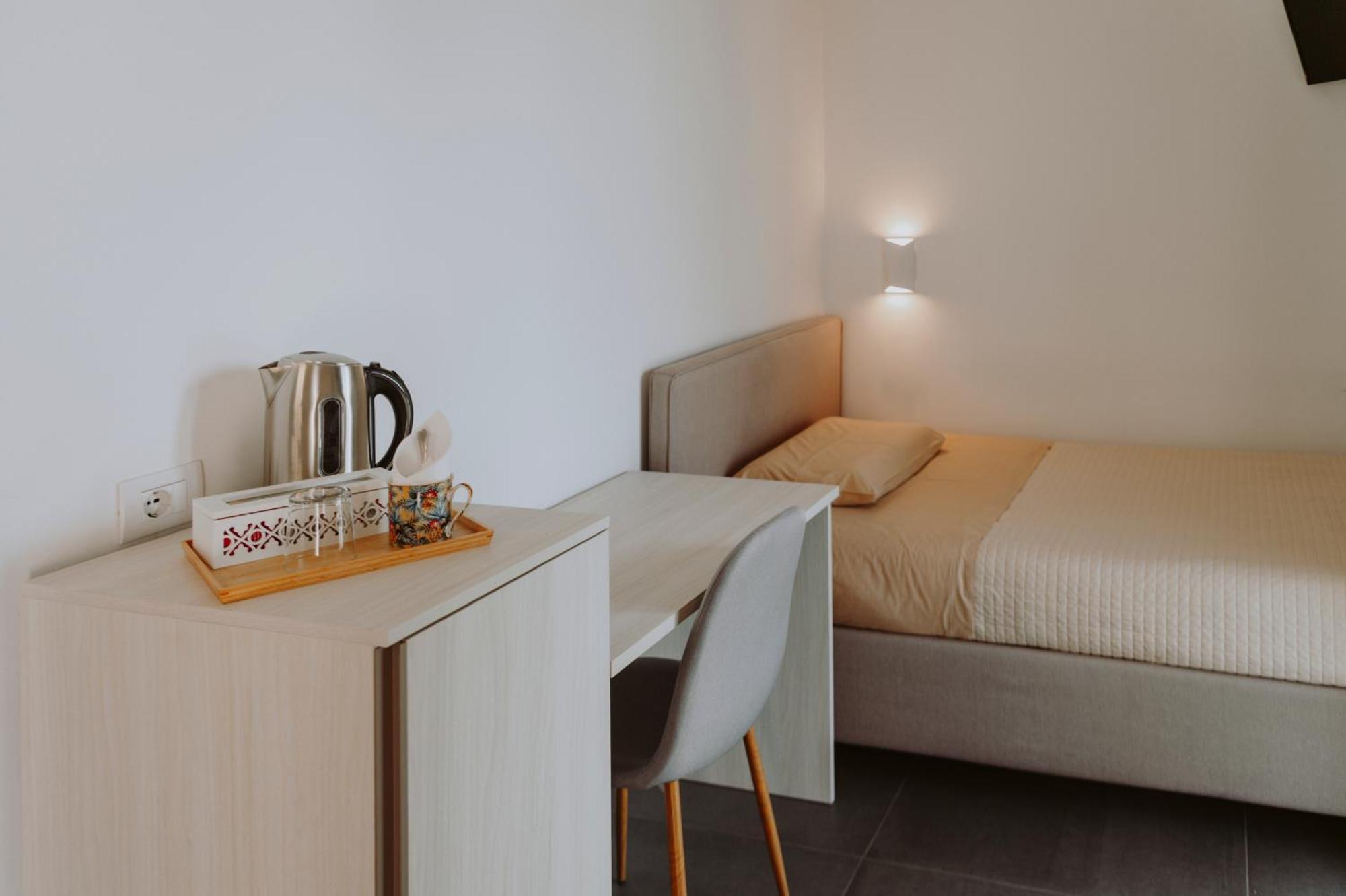 Bed and Breakfast Antica Dimora Dei Gelsi Манерба-дель-Гарда Екстер'єр фото